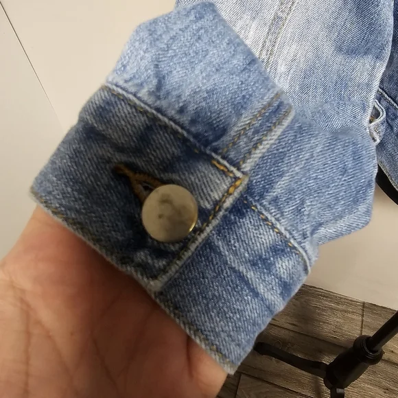 Forever 21 Denim Jean Jacket Hand Embroidery Peace Flowers Boho - Picture 5 of 8